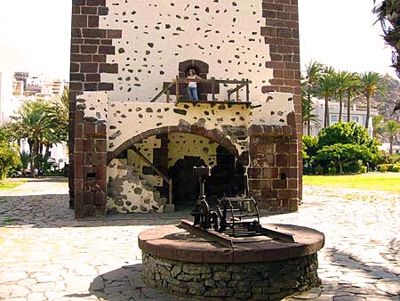 Torre del Conde, Eingang